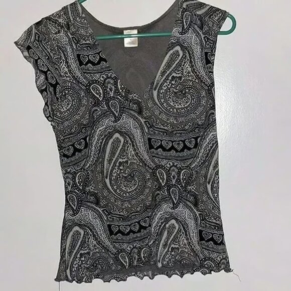 Old Navy V-Neck Paisley Nearly Sleeveless Top - Picture 1 of 1